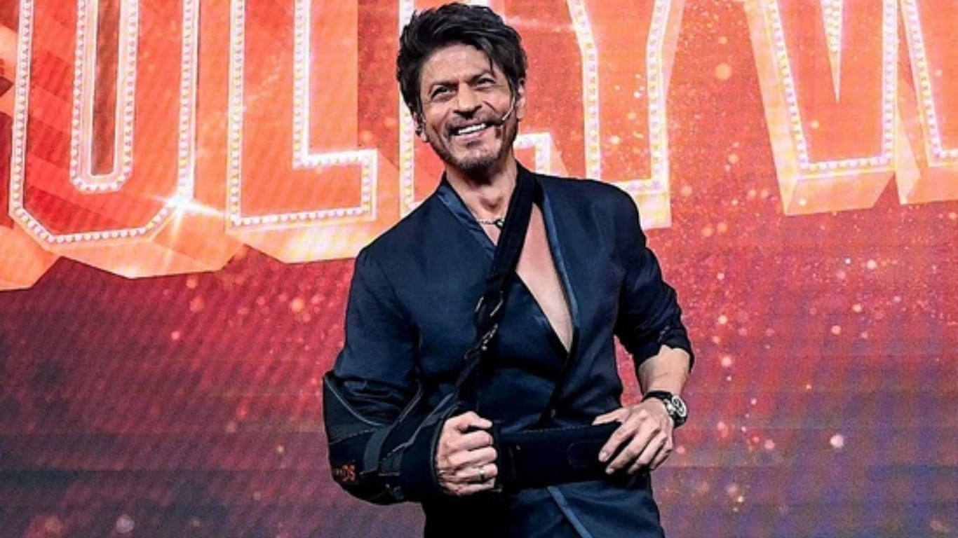 Bollywood superstar Shah Rukh Khan enters the billionaire club