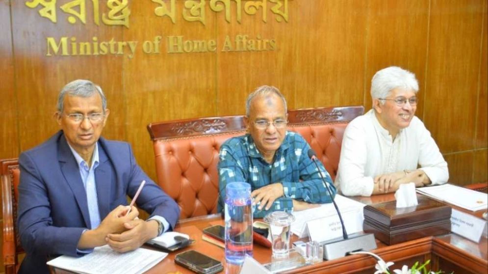 Home Adviser denies knowledge of journalist’s late-night DB pickup