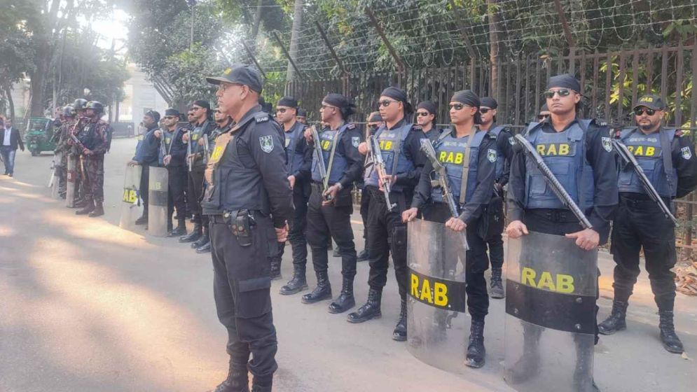 13 Army officers brought to tribunal, security significantly reinforced