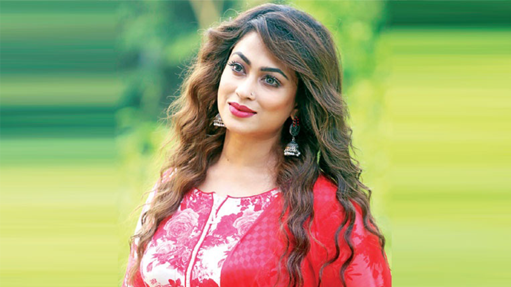 What's the problem with Poppy and her sister-in-law?