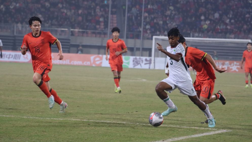 China crush Bangladesh 4–0 to seal group A title