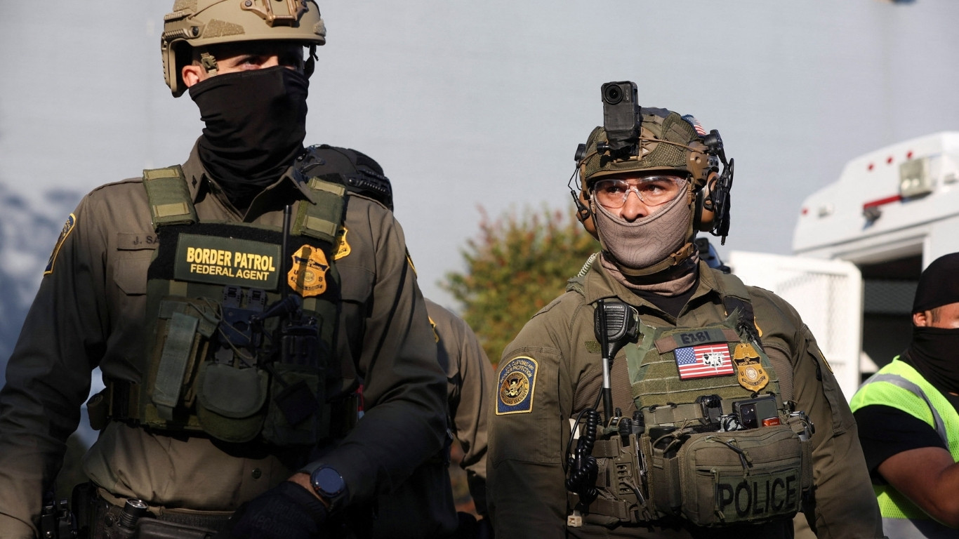 US Border Patrol raid sweeps in citizens, families as Chicago crackdown intensifies