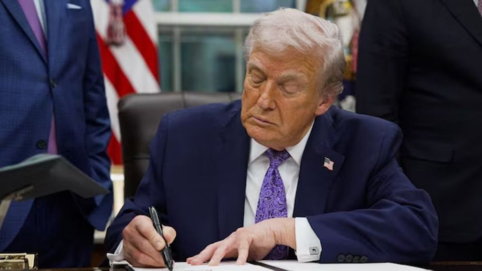 Trump threatens funding for states over AI regulations