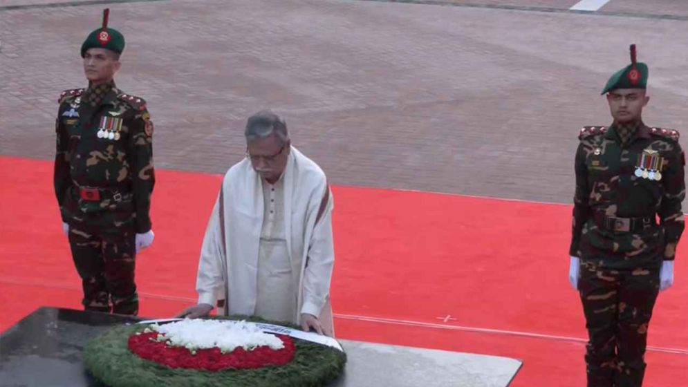 President pays tribute at Martyred Intellectuals Memorial