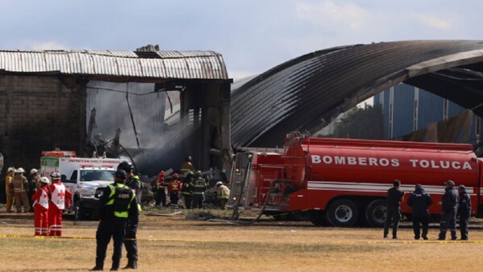 At least 7 killed as small plane crashes in central Mexico