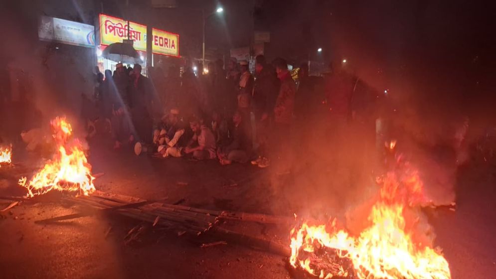 Former AL minister Nowfel’s house torched in Ctg