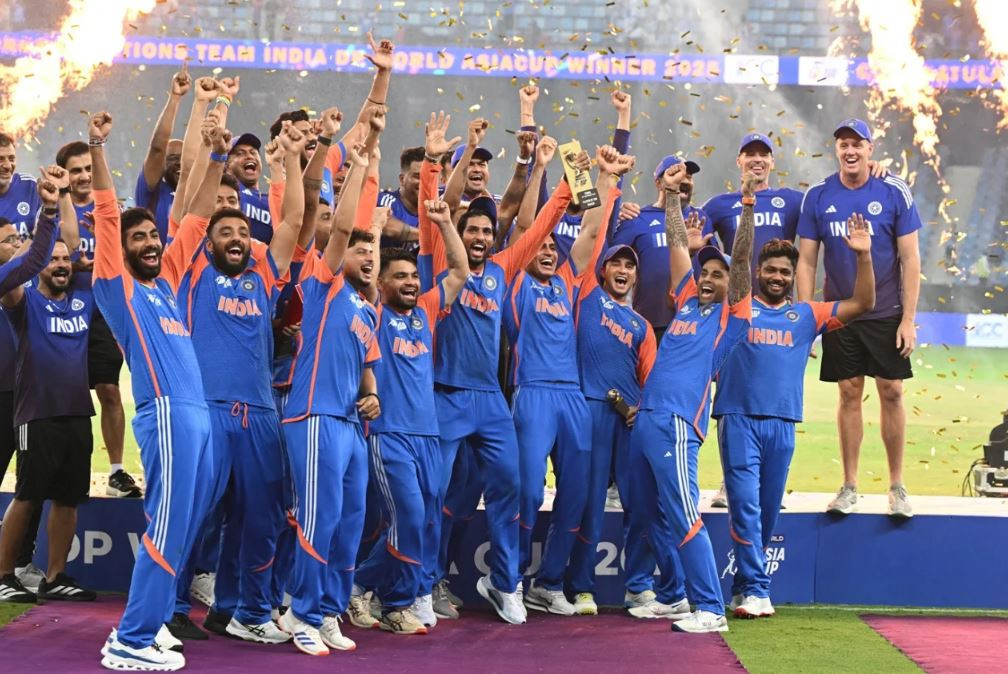 India refuse Asia Cup trophy from ACC chief Mohsin Naqvi
