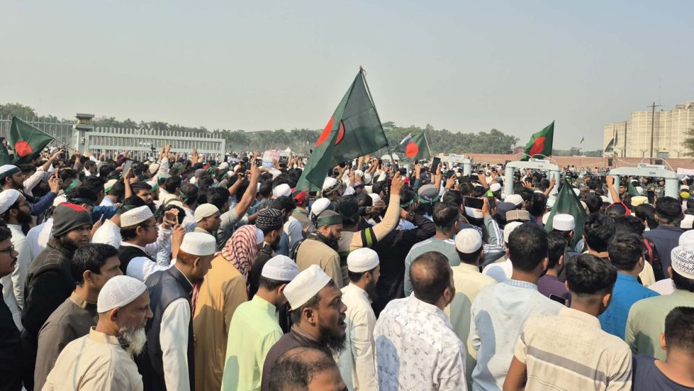 Adequate police deployment with body-worn cameras at Hadi’s janaza