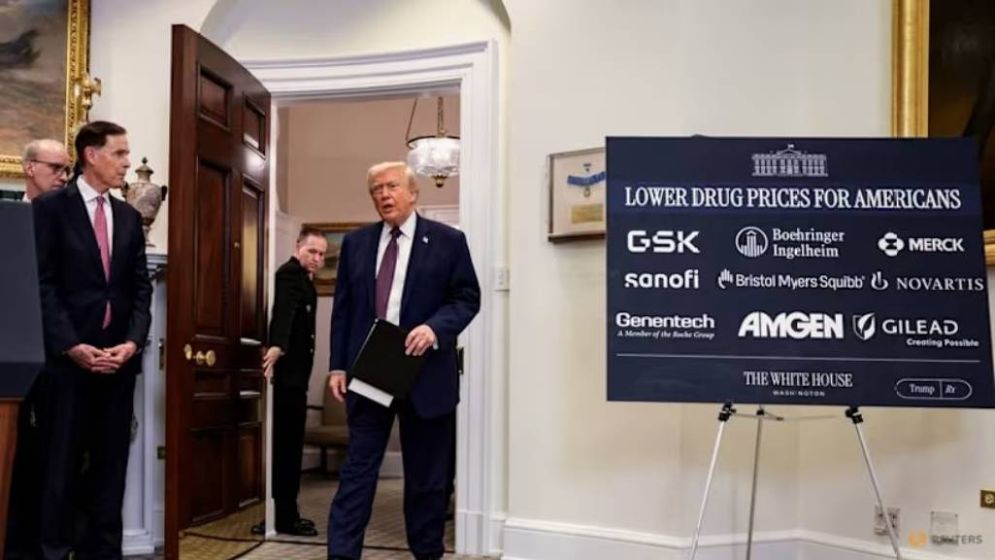 White House orders military to focus on 'quarantine' of Venezuela oil