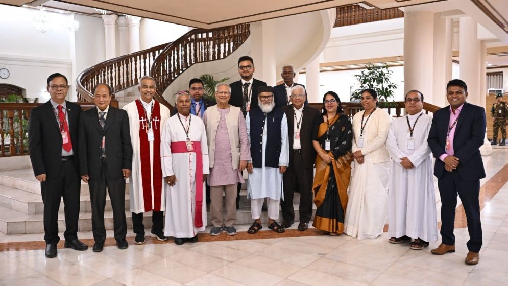 Christian community leaders exchange Xmas greetings with CA Yunus