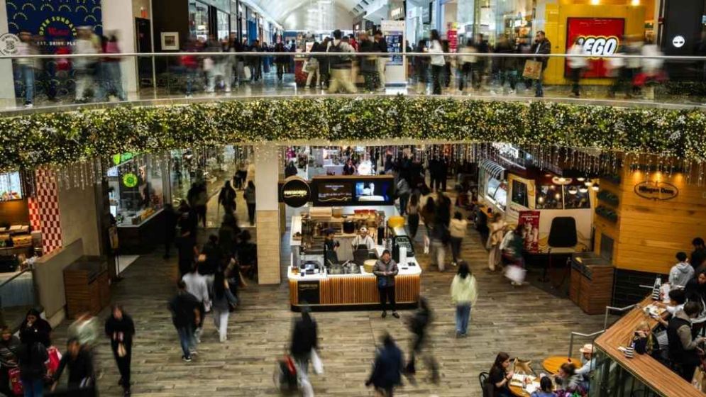 US economic growth surges in 3rd quarter, highest rate in two years