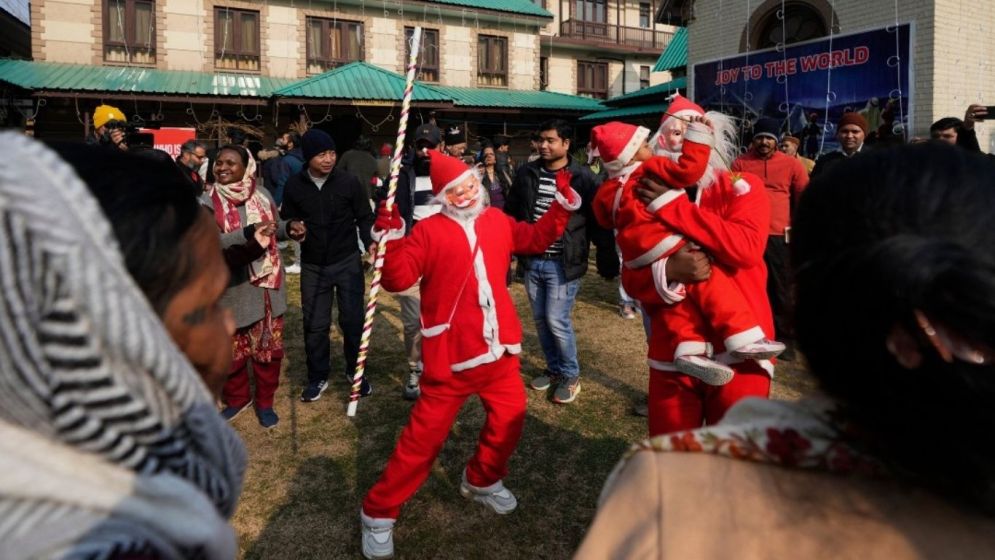 Alarm as Hindu vigilante groups target Christmas celebrations in India