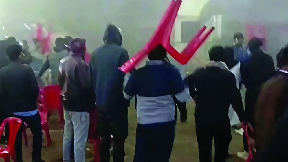 James concert in Faridpur called off after clashes leave 25 injured