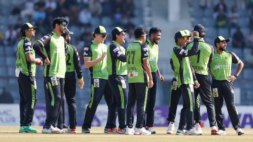 Rangpur skittled for 114 as Titans bowlers dominate