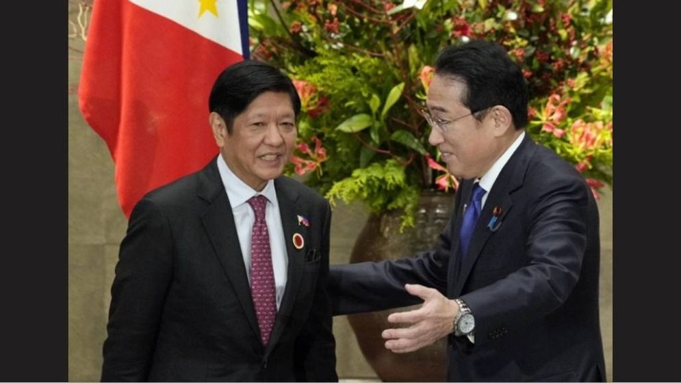 Japan, Philippines ink defense pact amid China tensions