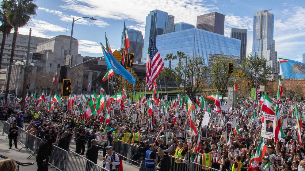 Thousands march in US to back Iranian anti-government protesters