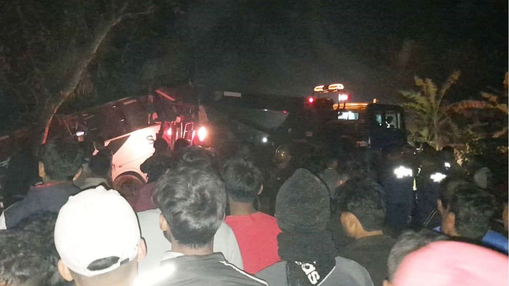 Death toll rises to 7 in Madaripur bus-autorickshaw crash