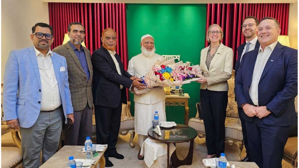 UK envoy Sarah Cooke meets Jamaat Ameer