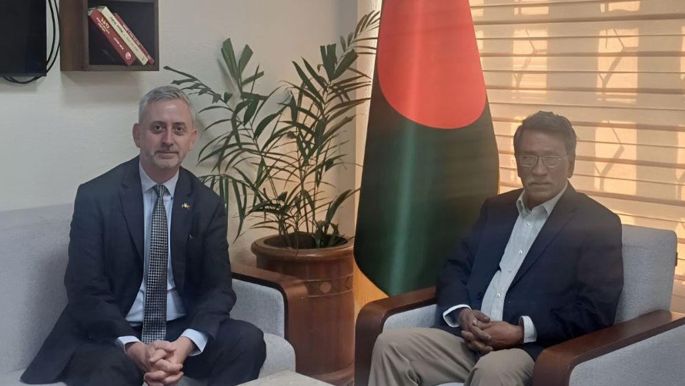 EU backs interim govt's reform initiatives