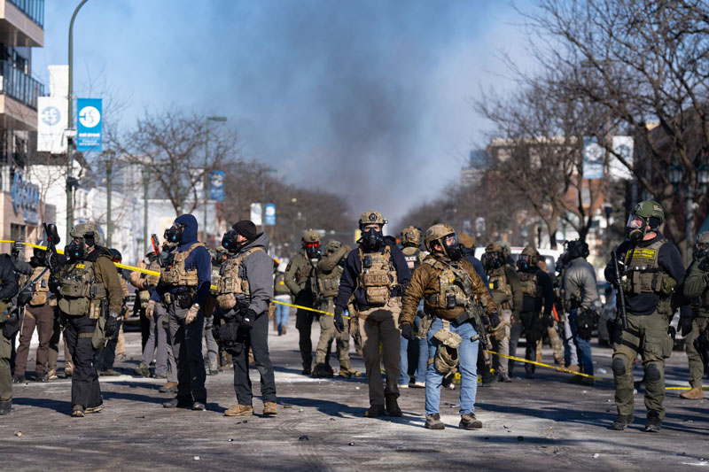 Minnesota standoff fuels fears of civil war