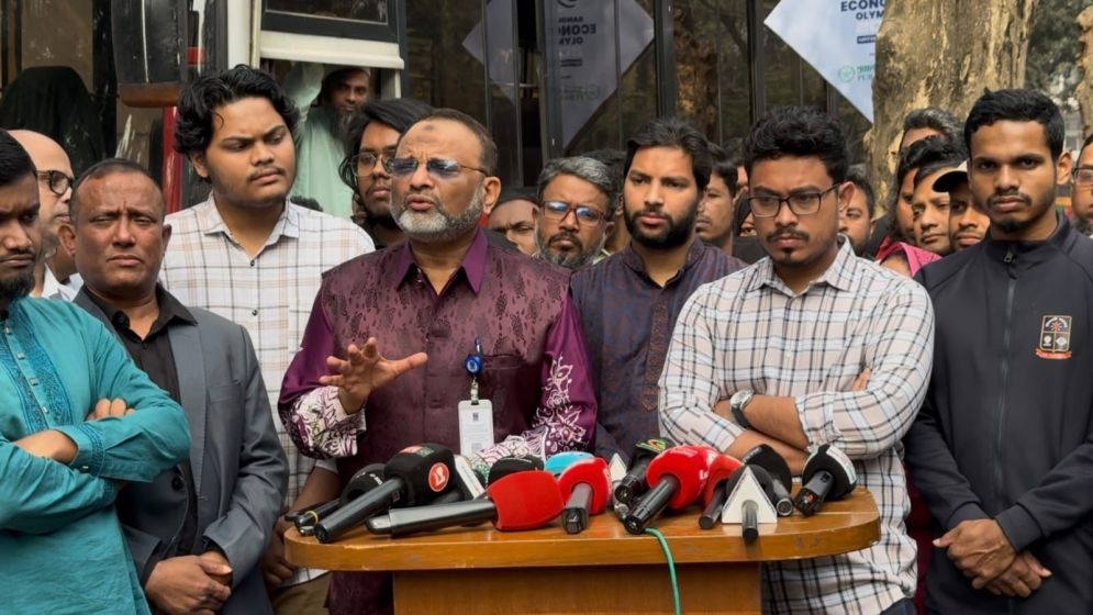 DUCSU launches weekly campus to Cumilla bus service