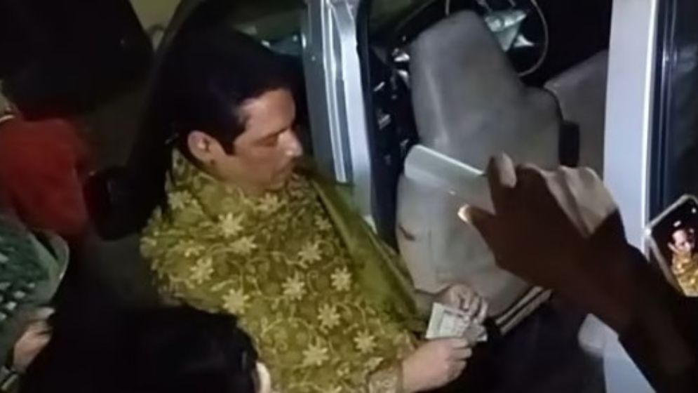 Tk10.5 lakh confiscated from microbus associated with independent contender