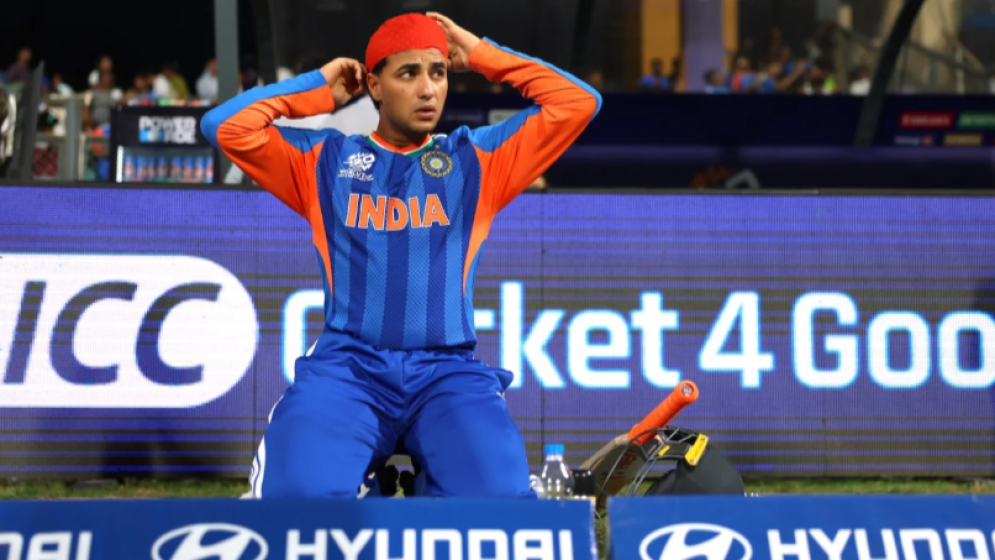 Harbhajan hits back at Amir’s ‘Abhishek is just a slogger’ comment