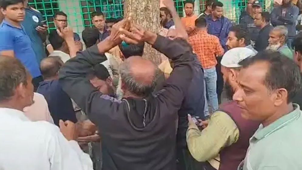 Tension erupts in Rangpur after recovery of six ballot papers