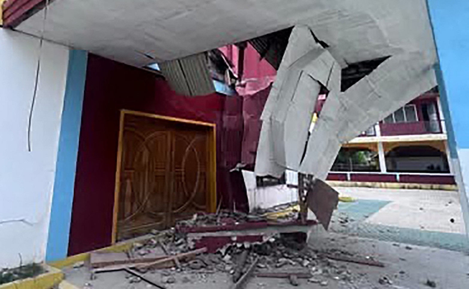 Tsunami alert lifted after major Philippines quake