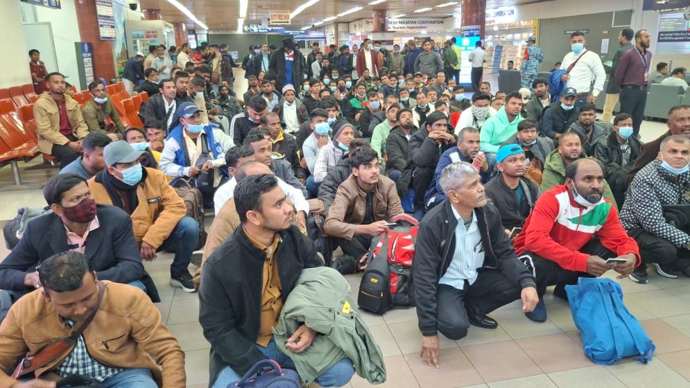 175 more Bangladeshis return home from Libya