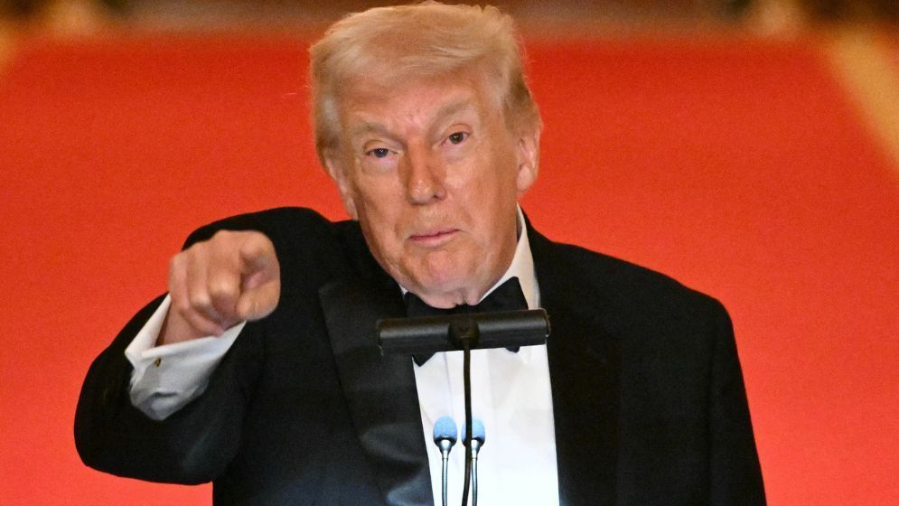 Trump Vows to Crush Iran’s Military, Overthrow Government