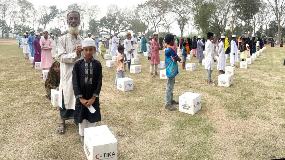 Orphan Love Foundation distributes Ramadan food packs in Narsingdi