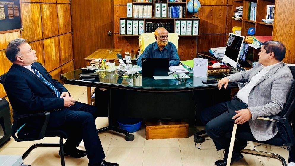 PM's defence adviser visits CAO office at Dhaka Cantonment