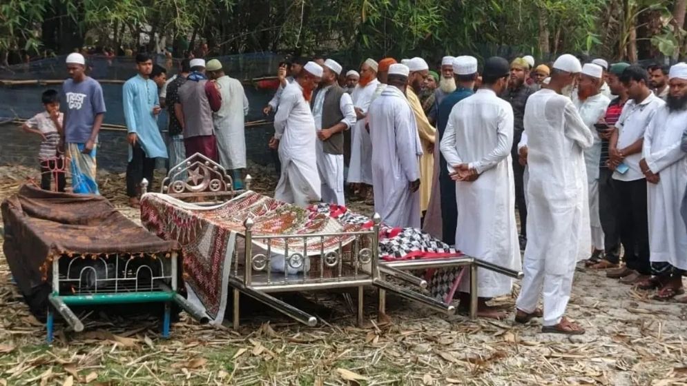 Victims of Rampal road accident laid to rest in Khulna