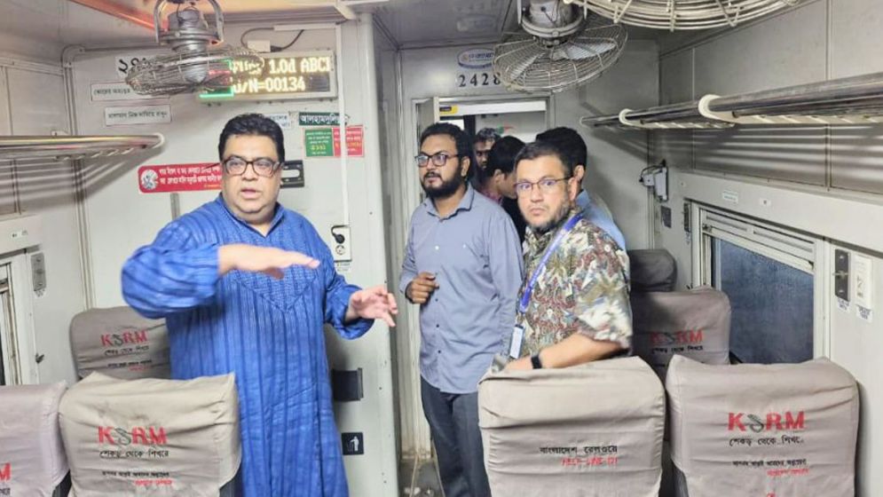 Govt launches free wifi internet pilot project at three train services