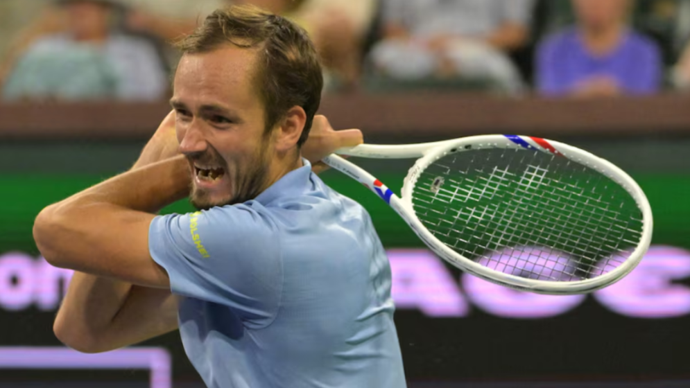 Daniil Medvedev defeats Alcaraz, advances to Indian Wells final