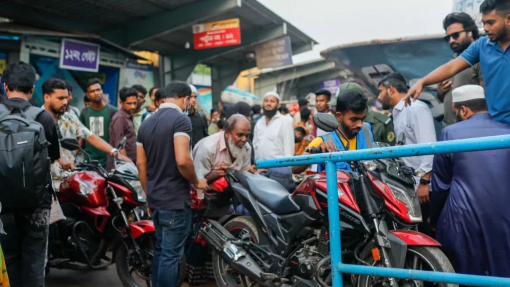 Bangladesh enters weeklong Eid break, mass exodus from Dhaka begins