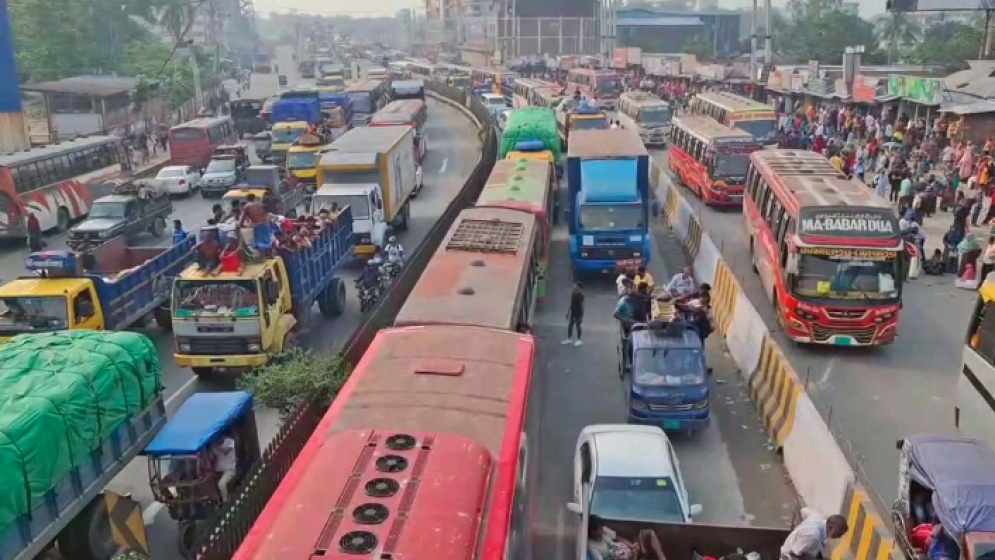 10–12km traffic jam in Gazipur’s Chandra causes suffering for homebound travelers