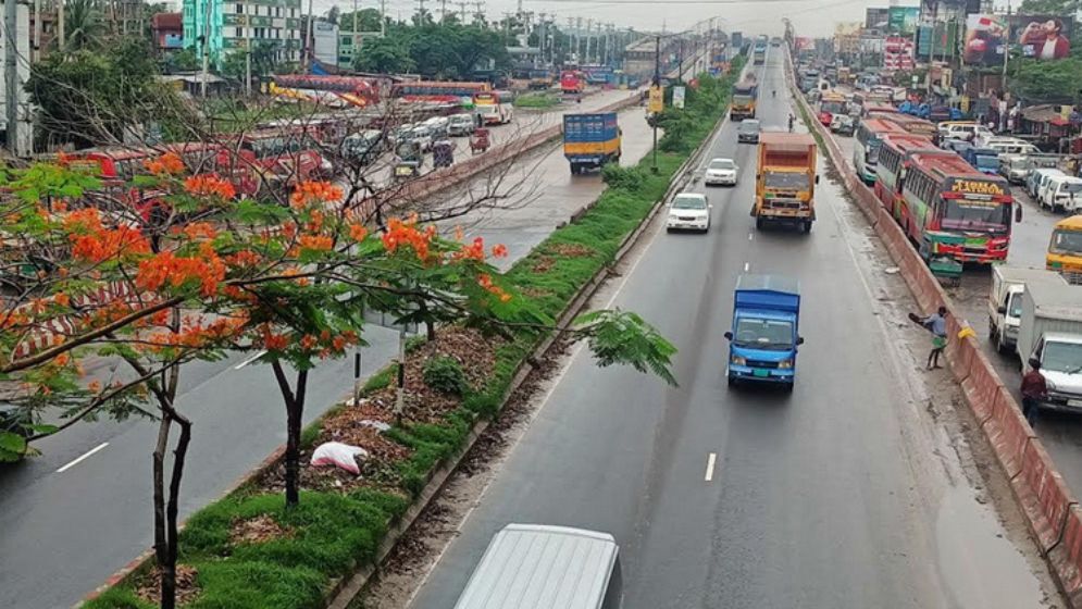 Smooth Eid travel continues on Dhaka-Chattogram highway even today