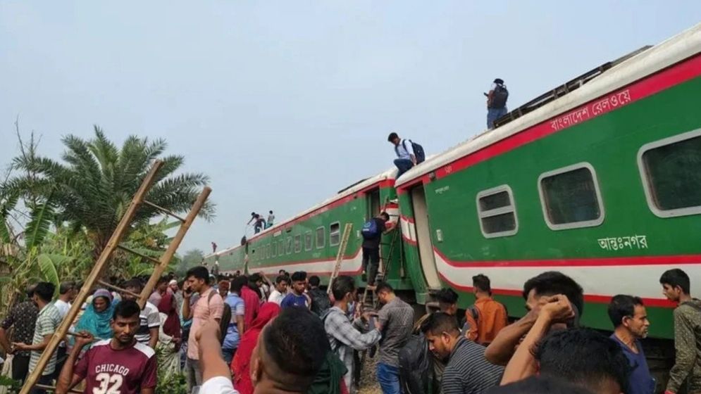 Train Derailment: Govt plans transshipment service to ease public suffering