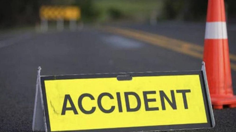 One killed as bus overturns in Patiya