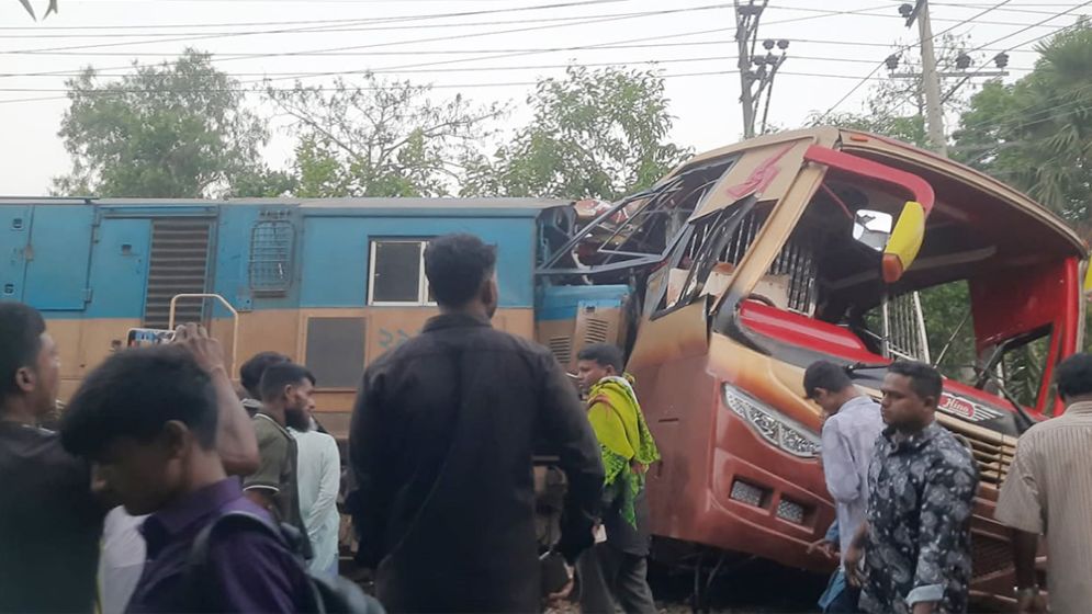 12 killed as train smashes into bus at Cumilla crossing