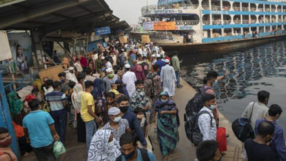 Working people returning to Dhaka after Eid