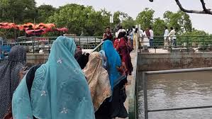 Tourists flock to the Sundarbans during Eid holidays