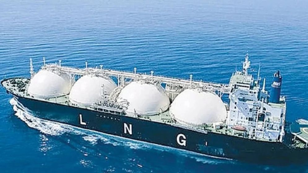 Govt set to purchase two LNG cargoes from spot market