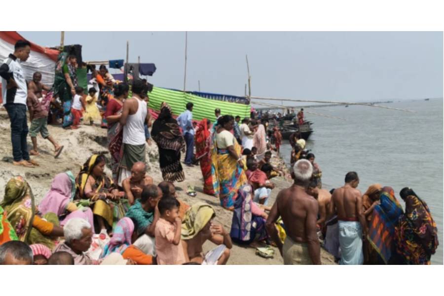 Thousands participate in Kurigram’s Brahmaputra bathing festival on Ashtami