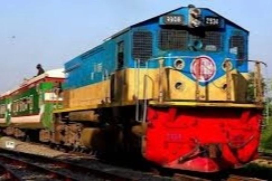 Five crushed under train in Tangail during return travel after Eid holidays
