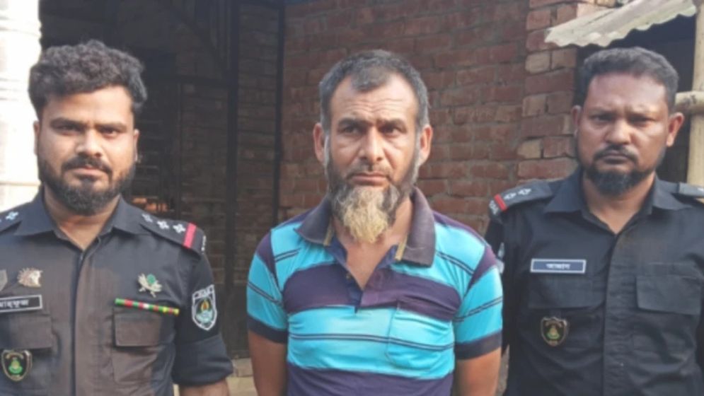 Filling station manager killed; truck driver held in Jashore