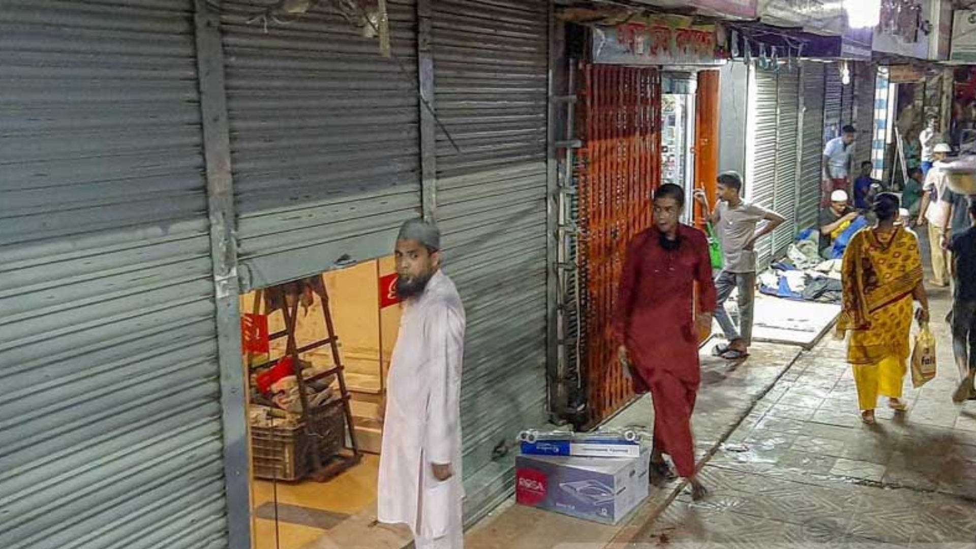 Shops, malls to shut by 8pm nationwide