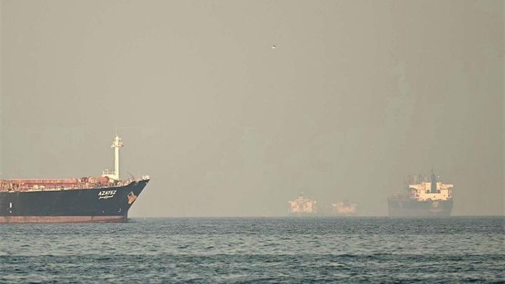 Iran’s Revolutionary Guards Strike Israel-Linked Vessel in Gulf